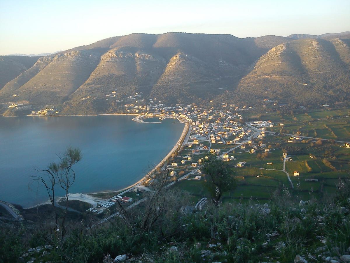 Georgia'S Little Village Plataria Buitenkant foto